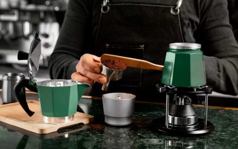 Завръщането на кафеварките - R кафеварките